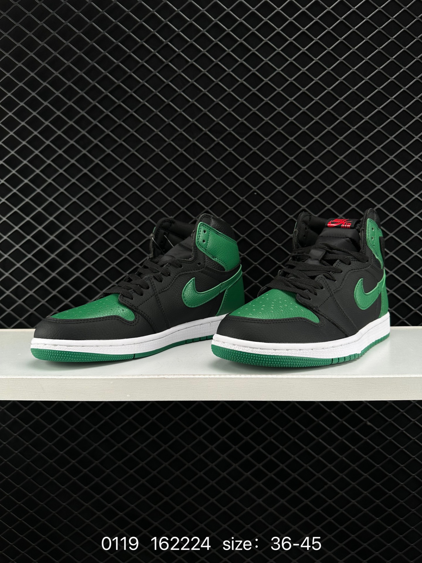 Nike Air Jordan 1 Retro High OG”Black/White“